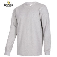 Grey long-sleeve crewneck sweatshirt with Staris Workwear logo in the top-left corner Plain light grey pullover shirt (crewneck) with subtle texture and brand logo at the left shoulder area Light grey workwear sweater with a small Staris logo in the upper left corner Solid grey crewneck sweatshirt for workwear purposes, featuring the Staris logo in the top-left